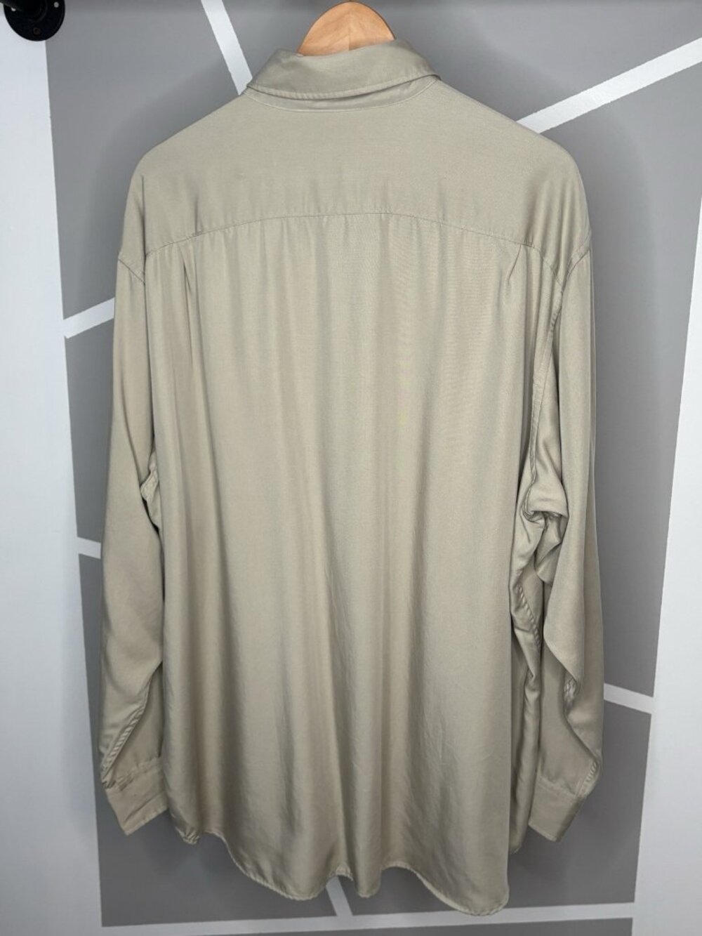 Uniglo U Drape Shirt Men’s XL Beige Relaxed Button Down Lemaire Casual - Picture 2 of 11